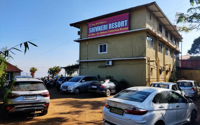 Shivneri Valleyscape Hotel - A Scenic Valley View Hotel in Mahabaleshwar