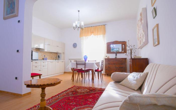 Dimora Puccini centro storico 600 metri e mare 8km