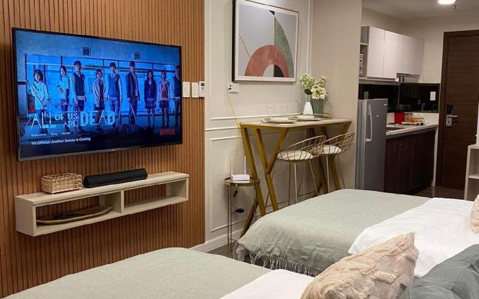 Venus Suite by YourNest @ Air Residences / Mall