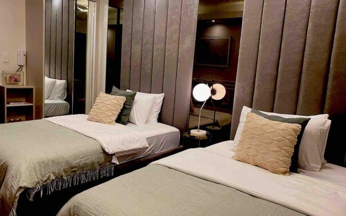 Venus Suite by YourNest @ Air Residences / Mall