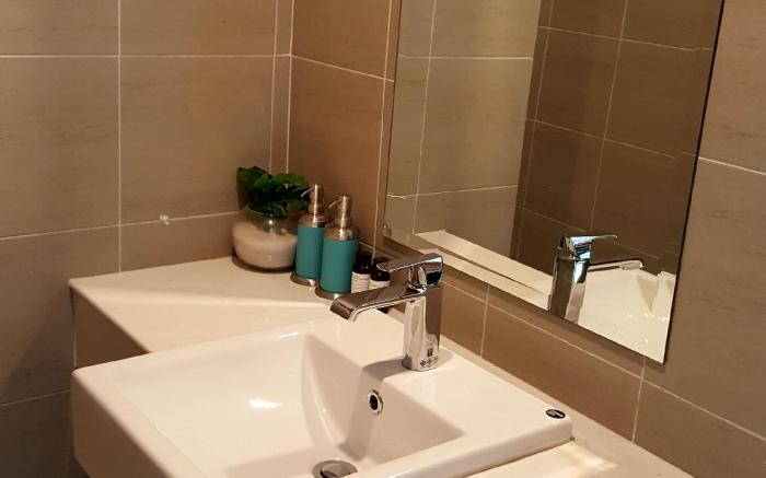 Two-bedroom Condo on 24th Floor w/ Gym