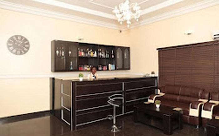Edmudian Court