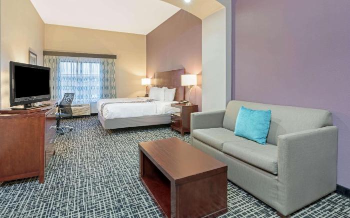 La Quinta Inn & Suites by Wyndham Oklahoma City -Yukon
