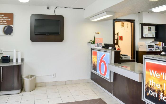 Motel 6 Toledo, OH