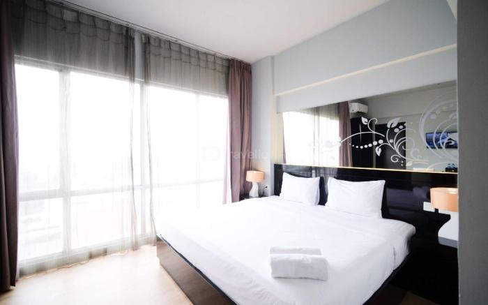 Studio NoKitchen Grand Darmo Suite Apt By Travelio