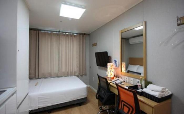 Suwon Easy Residence Hotel