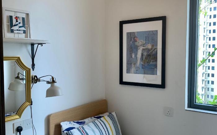 Elegant Seaside Apartment with Amenities