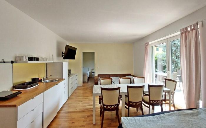 APOLONiA_groundfloor family apartment with terrace