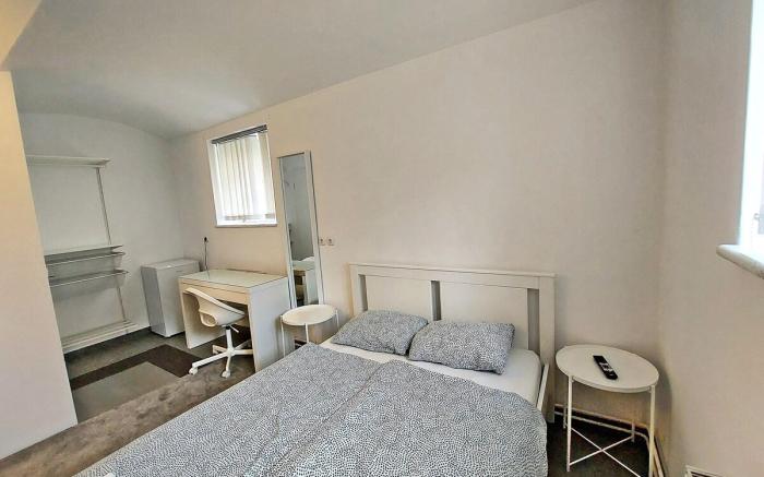 R24 Rose house - entire house (up to 40 persons)