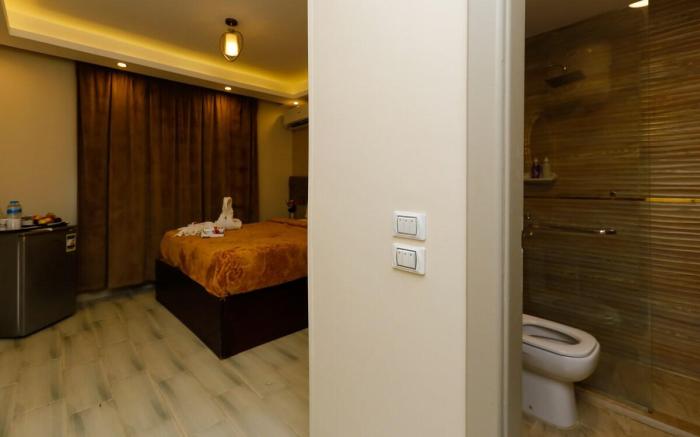 Pyramid Pinnacle: Exclusive Accommodations in Giza
