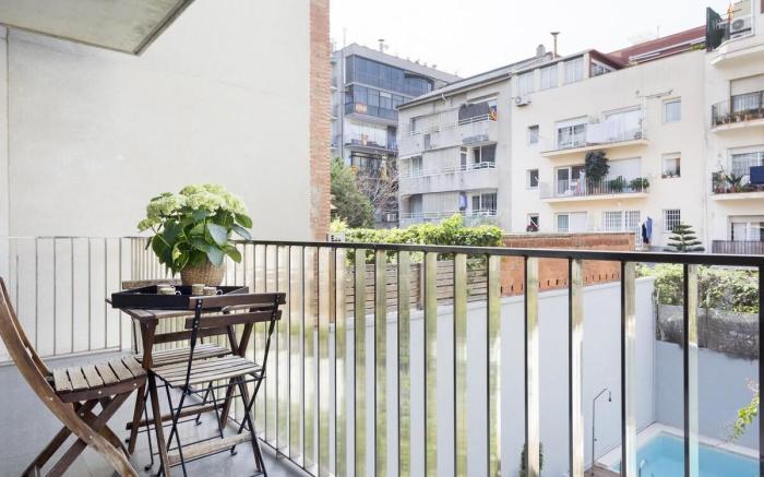 Barcelona: Bright Apartment in Sarrià-San Gervasi
