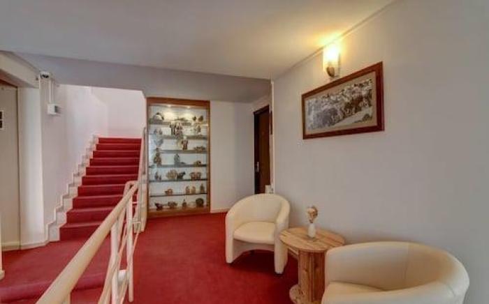 Liva Hotel