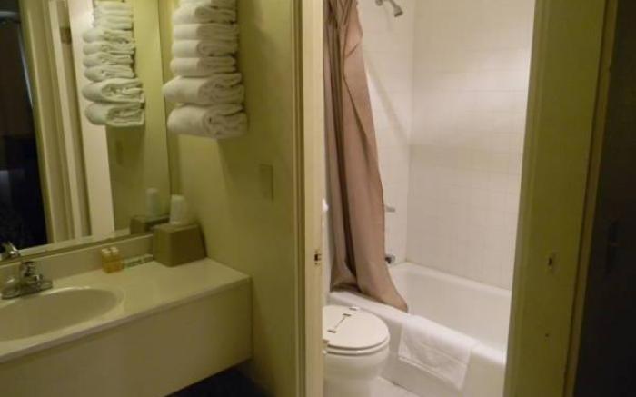 Aircrest Motel