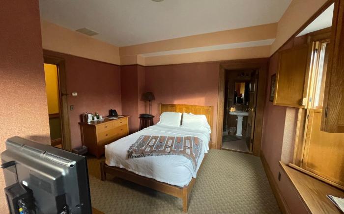Roycroft Inn