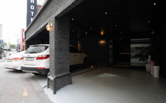 Number 25 Sinchon Branch