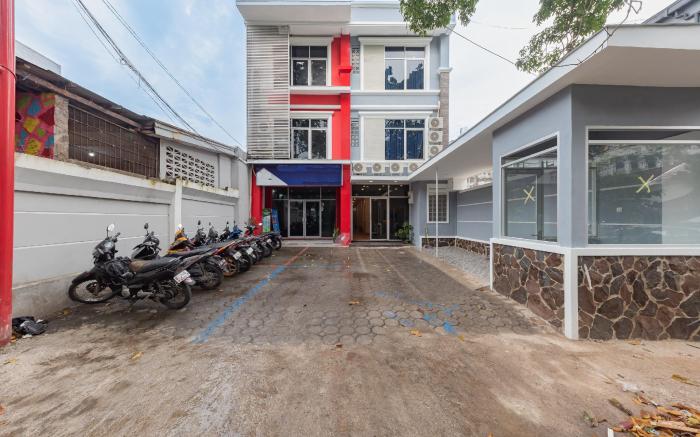 RedDoorz Plus @ Bagusrangin Street 2