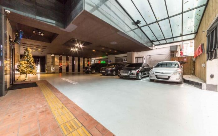 Bucheon (Sangdong) R Hotel