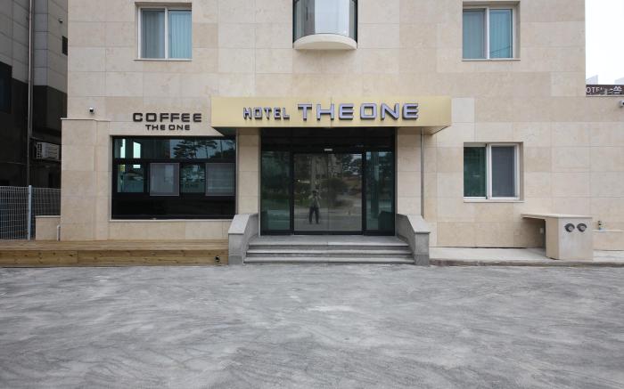 Hotel The One