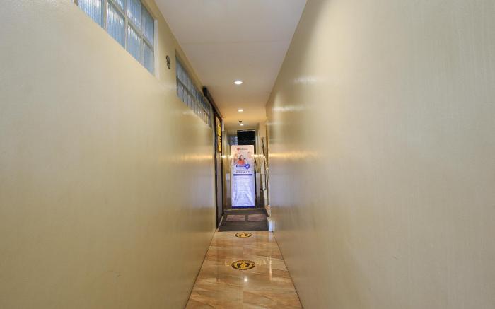 RedDoorz @ Hotel Rosemarie