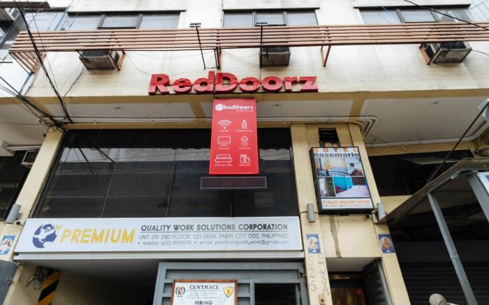 RedDoorz @ Hotel Rosemarie