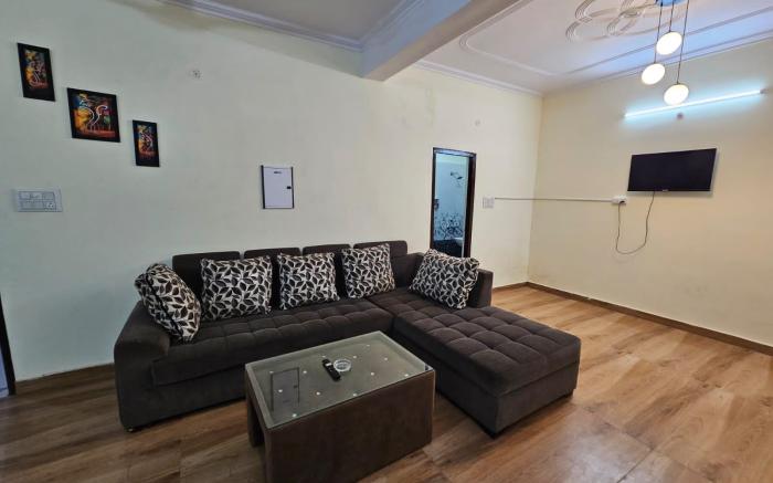 3 BHK in Krishna Nagar Lucknow(L201)