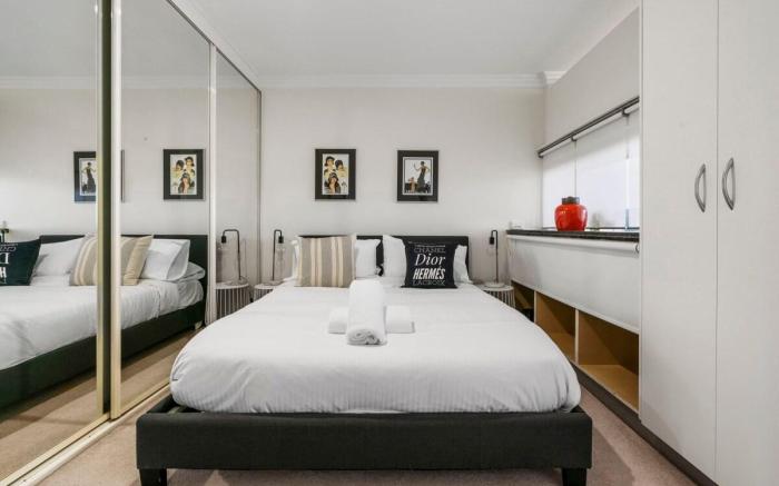 Top Floor Apartment with Balcony in Great Location
