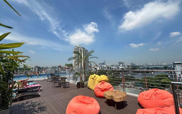 Luxe Paradise Premium Hotel