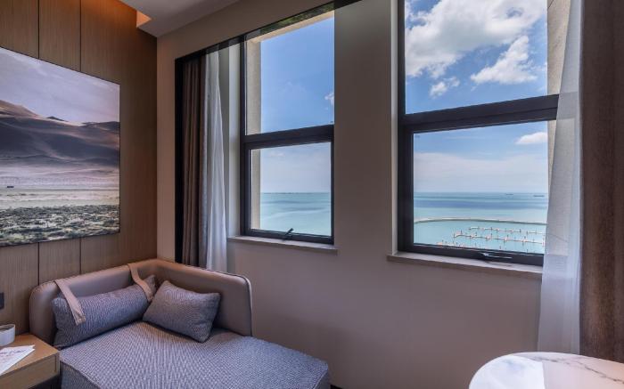 Atour Hotel Haikou Binhai Avenue Xixiu Beach