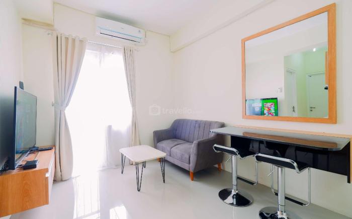 Warm & Cozy Living 2BR Bogorienze Apt By Travelio