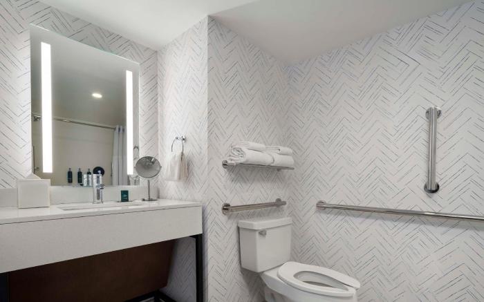 DoubleTree by Hilton Hartford Downtown