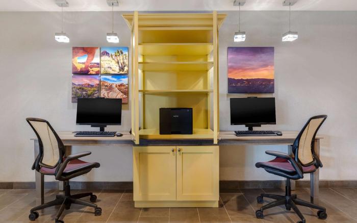 Home2 Suites by Hilton Las Vegas I-215 Curve