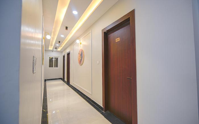 FabHotel Relax Inn Palace