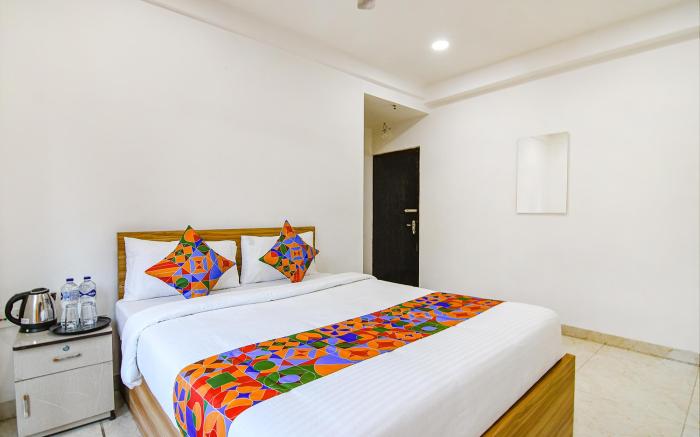 FabHotel Grand Hazra Inn - Nr. Ballygunge Station