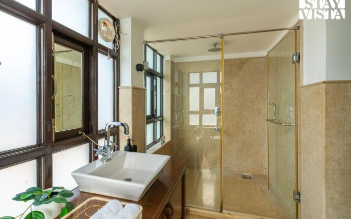 StayVista at Villa Porto