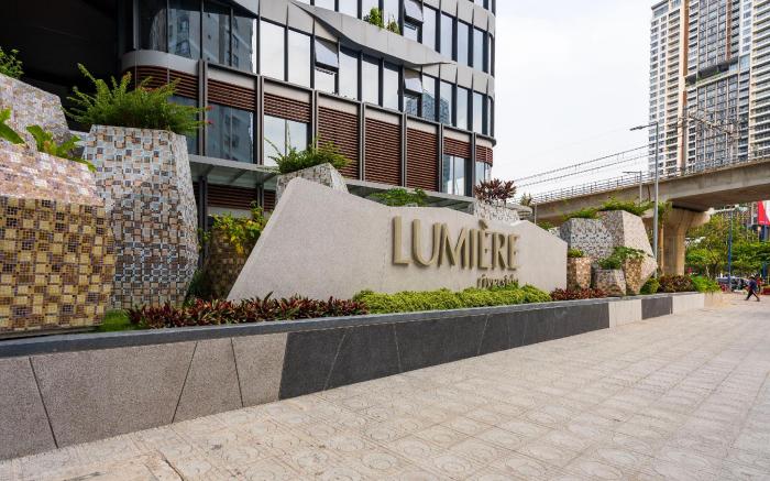 THE LUMIÈRE RIVERSIDE LUXURY SUITE