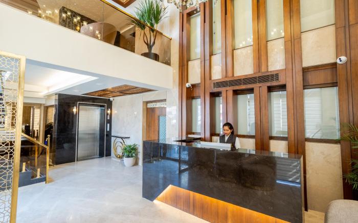 Hotel Golden Aura