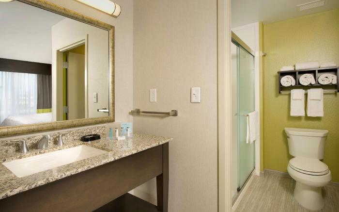 Hampton Inn & Suites Buffalo Airport