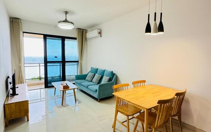 Seaview 2B1R Condo Forest City