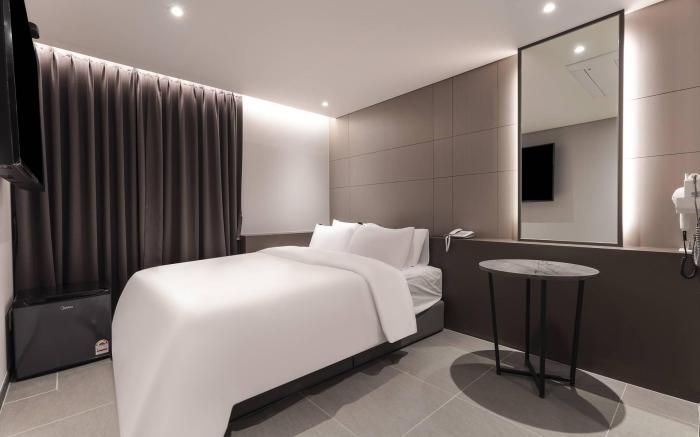 Lucir Hotel