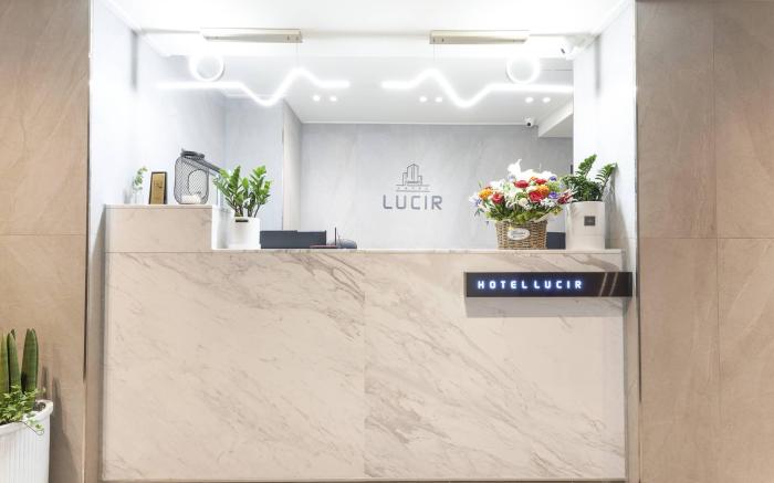 Lucir Hotel