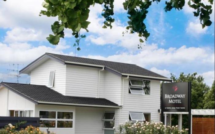 Broadway Motel & Miro Court Villas