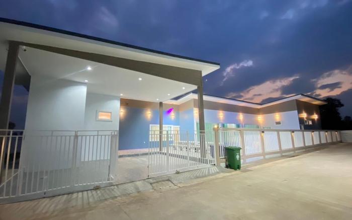 Grand Pool Villa เขื่อนอุบลรัตน์