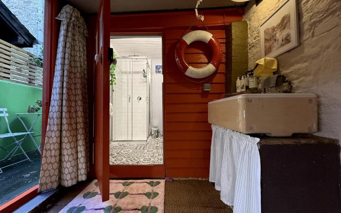 One Drake Road Apartment