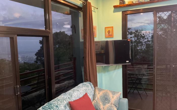 Anza cabin at Threesome Cafe