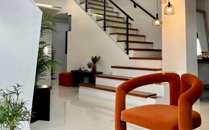 Soho-Style Loft [4BR, Central, Wifi w/ Gameroom]