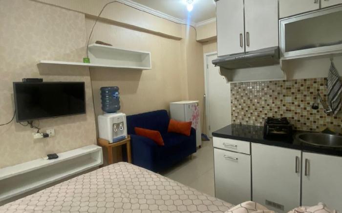 Romantic studio full furnish green pramuka city