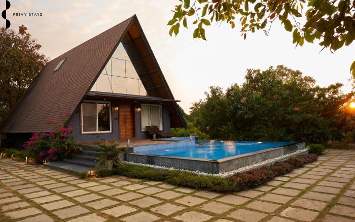 Privy Stays- Teakwood Villa, Alibag