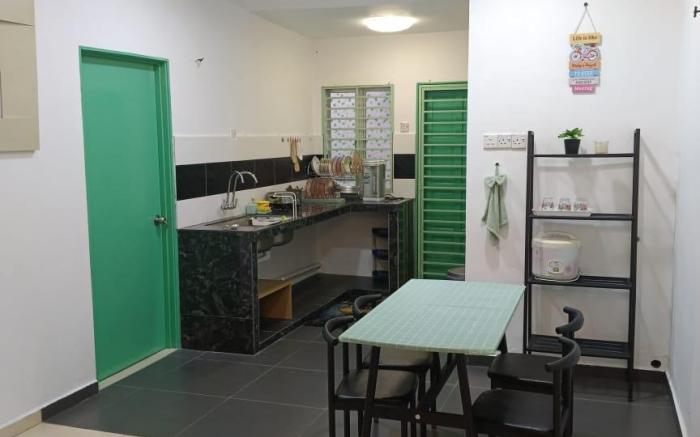 Ees Meru Green Homestay