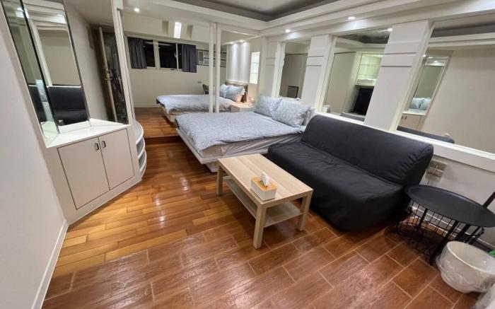 Opposite Taipei Main Station, vcations-style room
