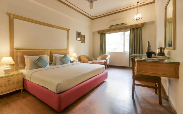 HOTEL KAMAL PALACE